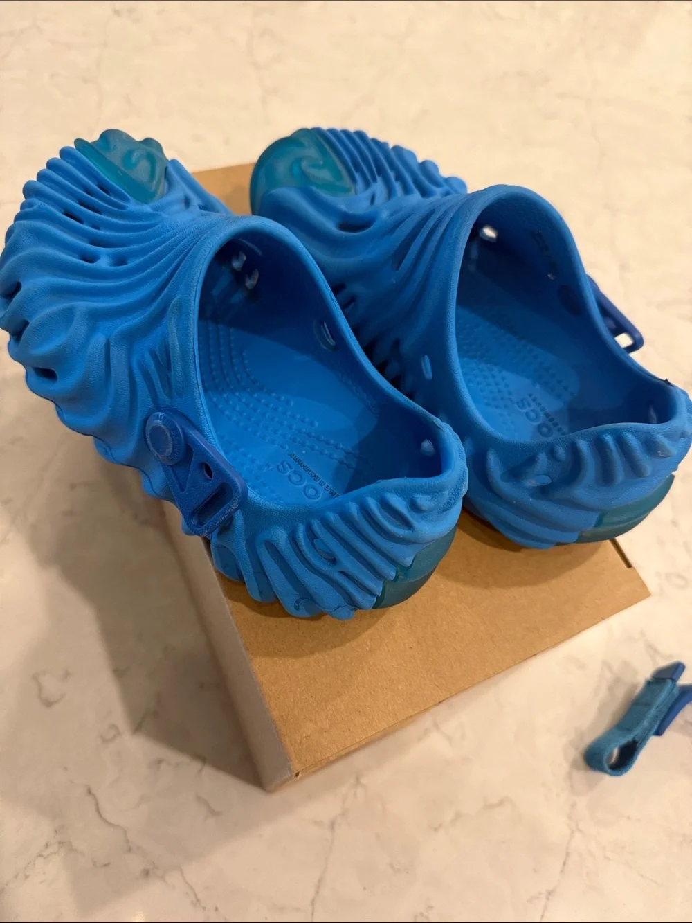 Little Kids C11 Salehem Bembury Crocs in Blue cannot be worn with straps